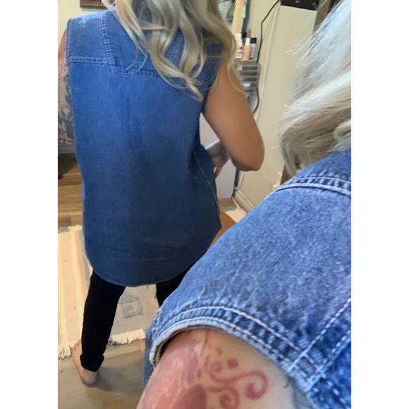 Medium, Levi’s, vintage classic denim boyfriend sleeveless button down top - Picture 14 of 15